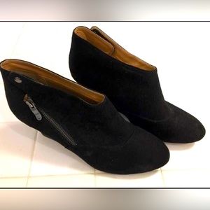 CL by Laundry Women’s Booties (Size 10M)